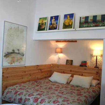 La Alhucema Bed & Breakfast *
